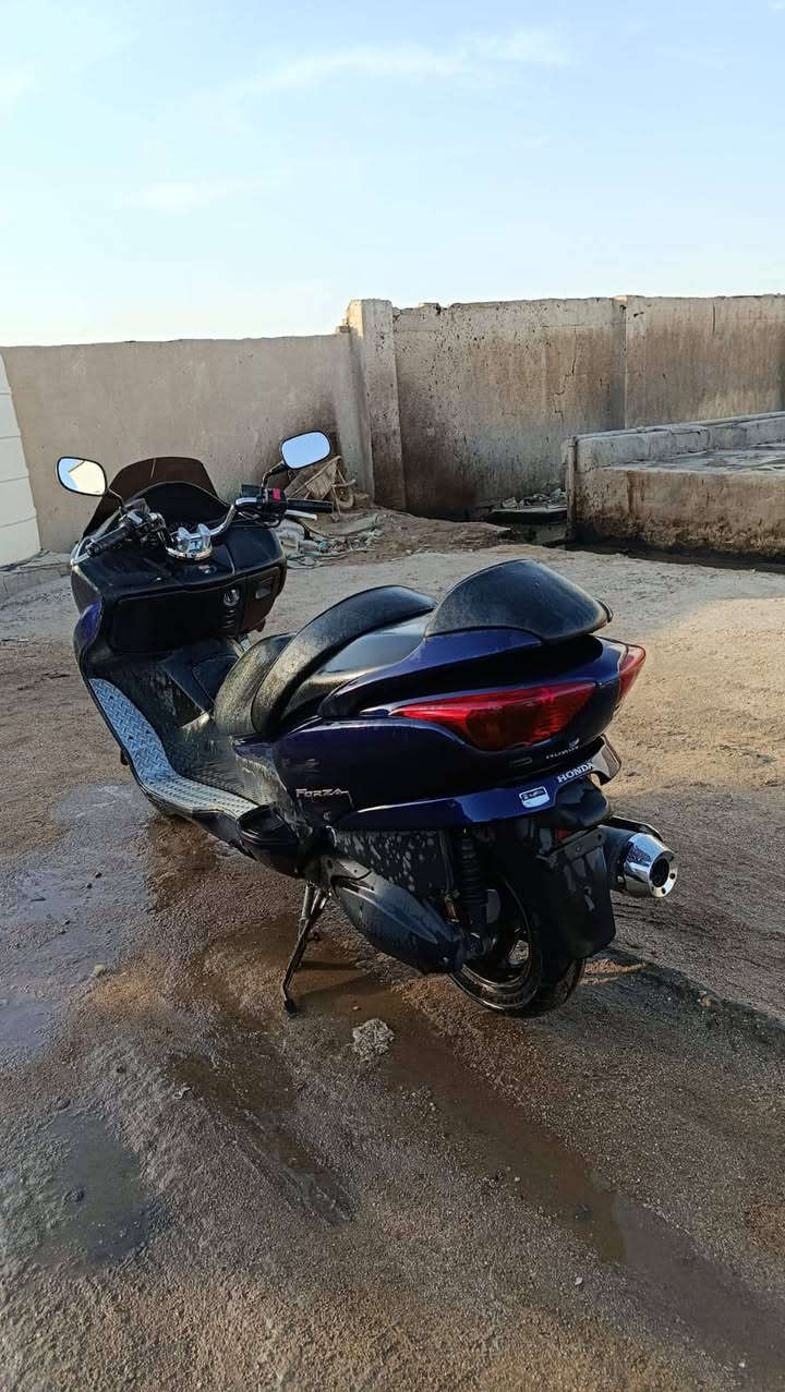 فورزه 0/8دراجه رمبه  كفاله عامه
7كير 4تحويلات كرستال  لون مميز 

كلهة ابلادي وكلهة شغالة مكينة فول 

جامه قطعتين دراجه ABS

كهربائيات كلهة شغالة ونضافتهة فول شرط احلى من الصور

***********
