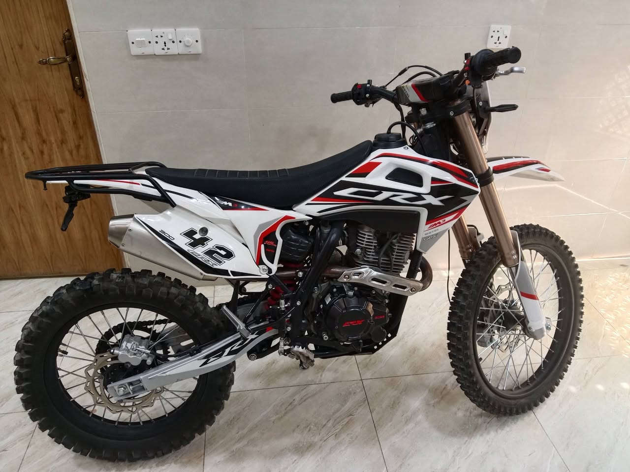 سلام عليكم قفاز للبيع CRX 350 دراجه بعد بوضع الشركه
اي استفسار خاص او وتساب ***********
