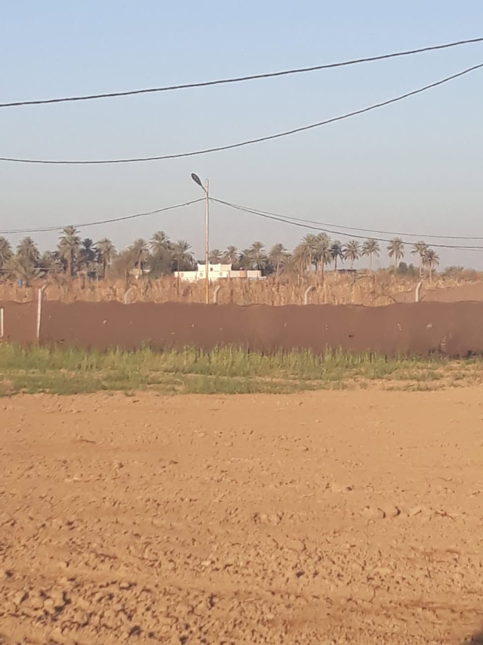 قطع زراعيه بمساحات كبيره للبيع
طابو زراعي سند 25
كامل الخدمات ماء كهرباء تبليط
المساحات
500م و1000م

الموقع//ورديه داخل منطقه الامام سيد موسى
للاستفسار اكثر الاتصال على الرقم

‭0772 623 5524‬
