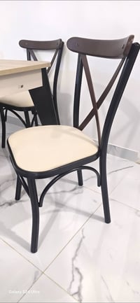 ميز طعام • ماركة استقبال • ٨ أشخاص
