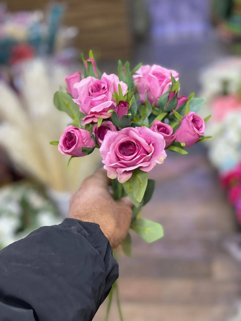 متوفر جميع انواع الورود والاكسسوارات جمله ومفرد 
توصيل بغداد وجميع المحافظات 
***********
***********
