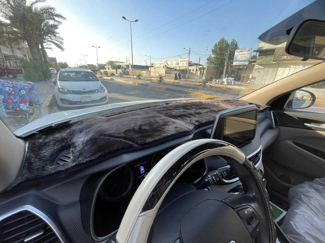 السلام عليكم توسان 2020 ماشية 78 الف شركة الكاصد 
مبدل بنيد ودعامية مكاني بغداد مدينة الصدر السعر 180 
للاستفسار اكثر ***********
