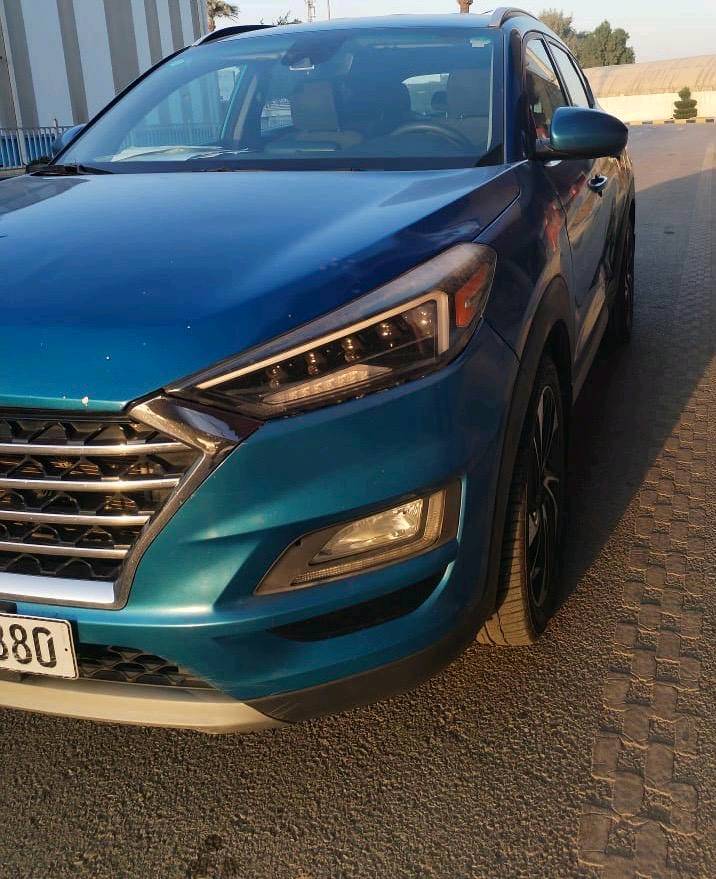 توسان 
موديل ١٩
رقم بغداد 
ماشيه ٩٠ الف ميل
المواصفات 
شاشه / كار بلي 
كامره +حساسات 
حجم المكينه:2400
اربعه سلندر 
تحكمات ستيرن 
هاندبريك كهرباء 
رقم:***********
المكان بغداد 