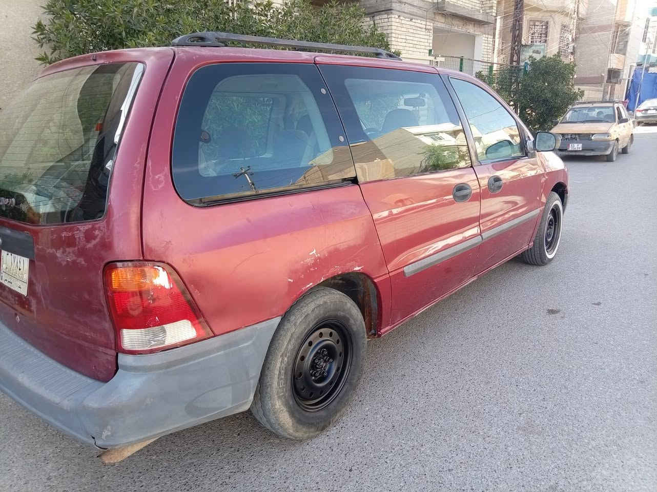 السلام عليكم فورد وند ستار موديل 2000 محرك وكير نضيفات صدر نضيف السياره كدامك بدون دواخل ابيع واقع حال بيه خربطه بصيطه رقم بغداد مشروع وطني داخله نضيف السياره بلاديه كله السعر 27وبيه مجال قليل مكاني الحريه استفسار استفسار*********** غير متواجد على الفيس
