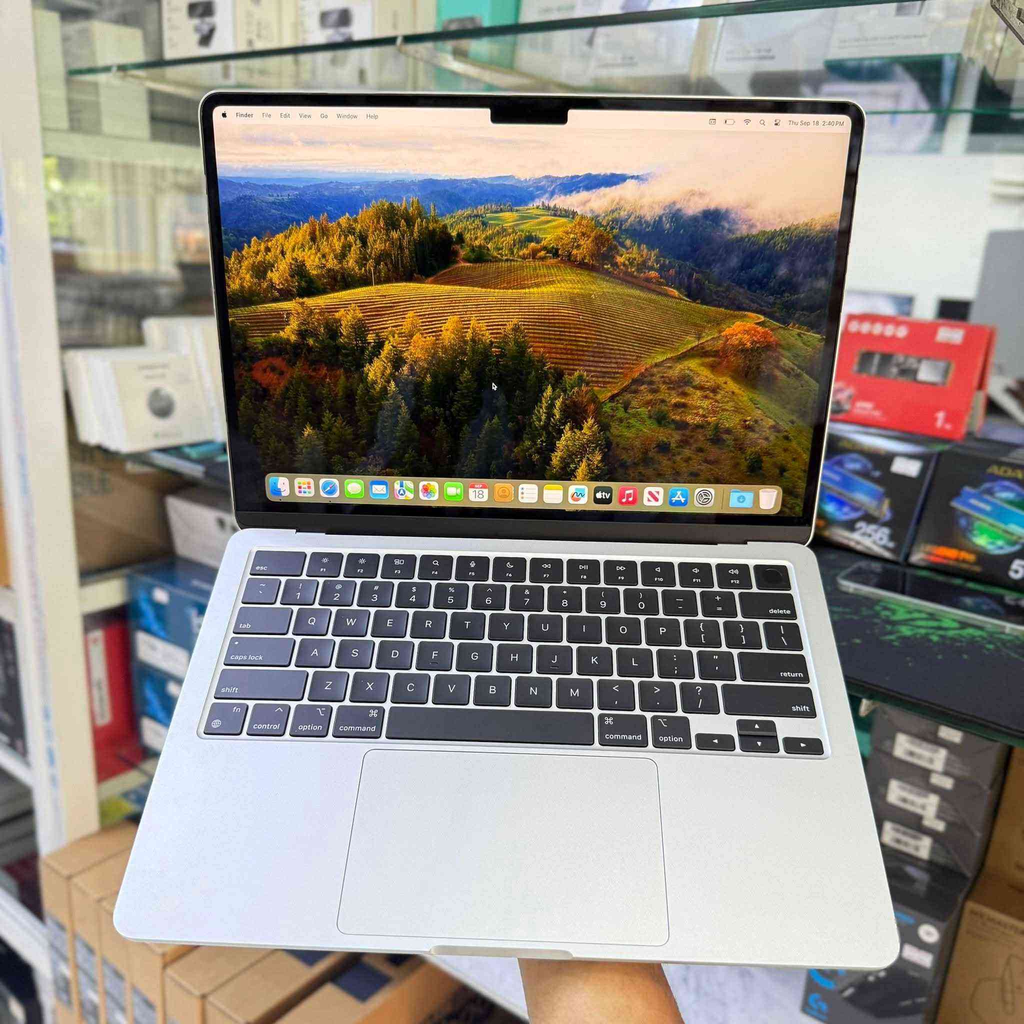 Macbook Air M3 - 15inch - 512G - 16G
ماك بوك نسخة ام 3 وحجم شاشة كبير 15 انج والرام 16 كيكا والهارد 512 كيكا ، الابتوب كلش نضيف نسبة البطارية 95% وكالة وضمان ماستر كروب كل محتوياته وغراضه وياه

العنوان : بغداد - الشعب 
رقم الهاتف : ***********
السعر : 1,500,000 قفل بغداد, العراق
