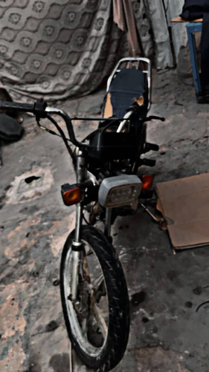 سلام عليكم ايراني 5 كير 150cc للبيع دراجة طفت فجأة ماعرف شنو السبب بيها نارية وبيها وكم شلعة ومعدل يخبلن كهربائيات شغاله تشتغل سلف وهندر بيها نقوصات بسيطة سعر230 وبيها مجال حك جية كلش المكان بغداد الجديدة ***********
