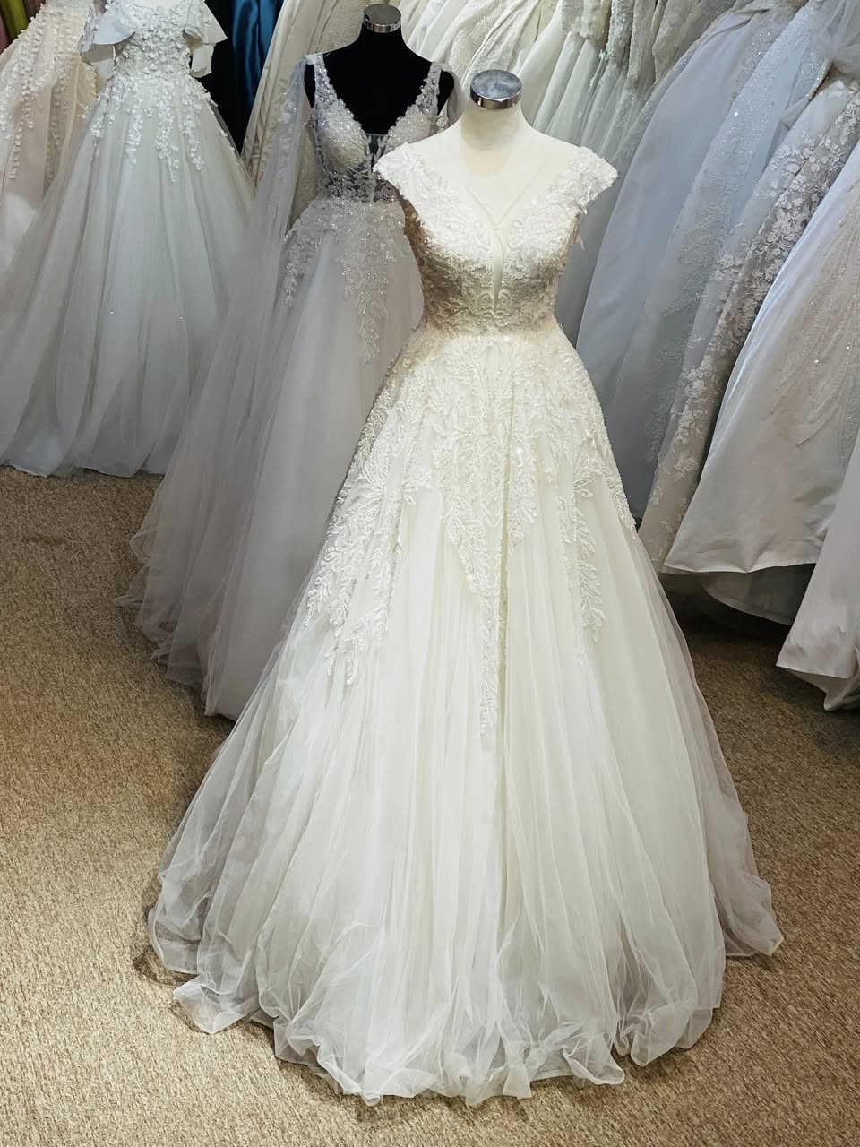 بضاعة بدلات جديدة 🆕 موديلات راقية وتصميم مميز 
المحل بأدارة مستحضرات احمد الجناحي 
نكرر العرض الخاص (أي زبونة تجي من طرف أي ام صالون في عفك سنحدد نسبة من سعر الايجار إلى ام الصالون ونشكرها علماً النسبة تحدد على سعر البدلة وتبدأ من 15 الف إلى 50 الف ) 
عفك شارع المحيط مجاور مارينا مول ومقابيل مول الحافظ


**إذا كنت صاحب هذا الإعلان وتريد حذفه لأي سبب، رجاءا أرسل رسالة إلى الدعم الفني**