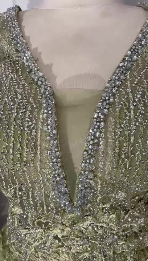 مراحب يااعروسات الجميلات فساتين خليجي كوالتي وجمال وفخامه اي عرووس ببالها اي فستان اكدر اوفره الكم شوف الموديلات المتوفره و شنو من جمال اتمنى تنال أعجابكم ورئيكم يهمني  يوجد توصيل لكافه محافظات العراق 5🚚🚚


**إذا كنت صاحب هذا الإعلان وتريد حذفه لأي سبب، رجاءا أرسل رسالة إلى الدعم الفني**