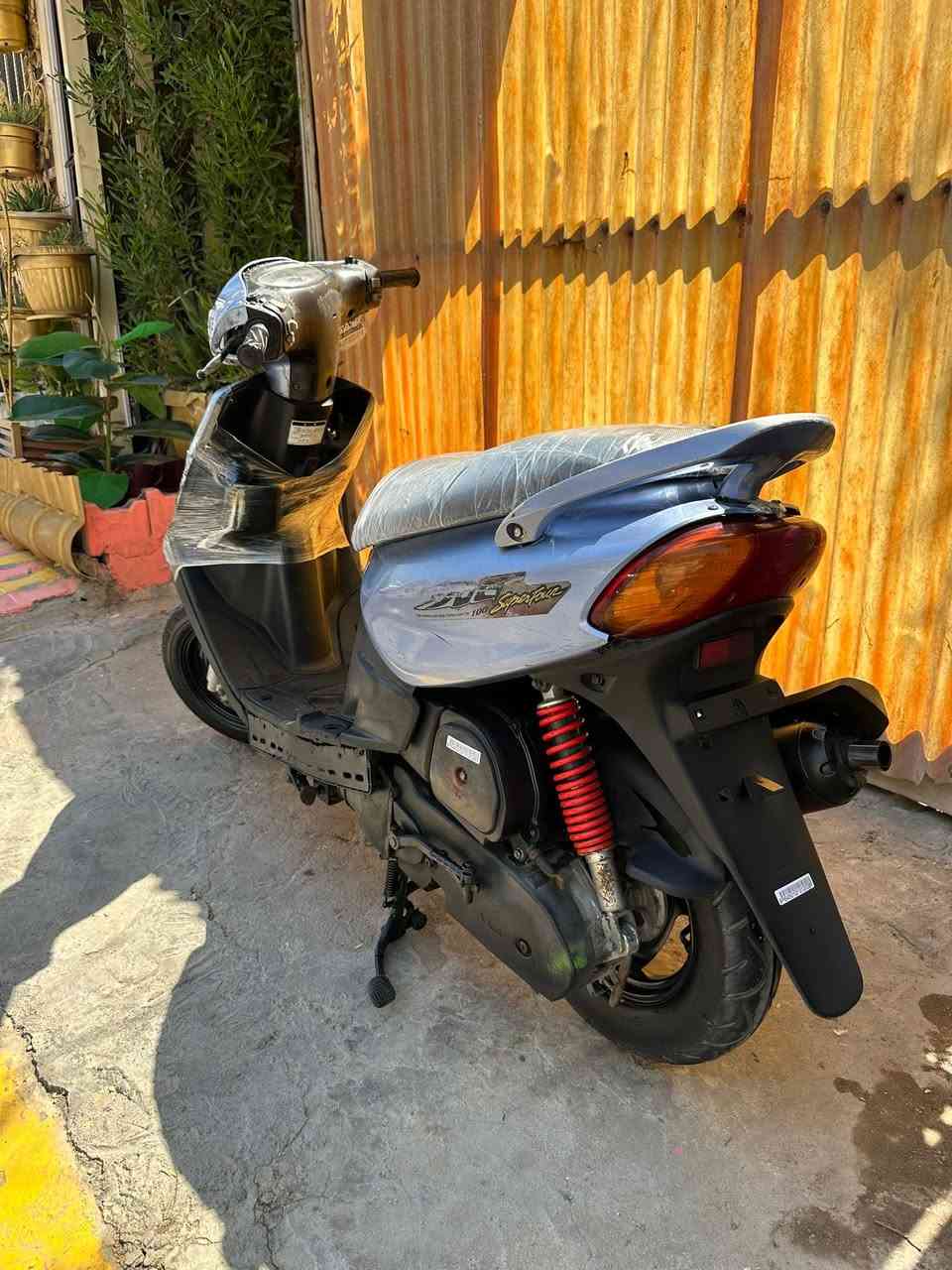 .
سلام عليكم 🛵

ماكس قجمه120 شغاله نكره سلف وهندر جاهزه كهرباىيات شغاله مكينه شلعه معدل لا تبخير ولا نضوح شغل وين ميعجبك صوت وروره داخل قبق كلجات ماعندي معلومه عنه بس شغل حاليا وين ميعجبك دراجه مال شغل سعر(185)الف قفل بدون عمله مكاني بغداد الحريه***********اوراق موجوده
