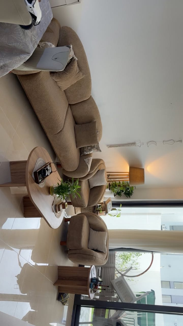 للبيع تخم خمس مقاعد من هوم سنتر  للاستفسار عن السعر *********** مجمع البدور السكني
