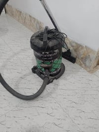 مكنسة كهربائية • مستعجل • سعر مناسب