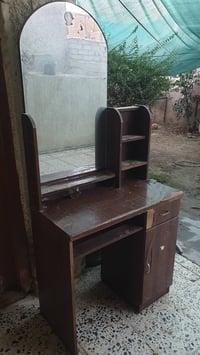 ميز تواليت • كنتور • غزالية بغداد