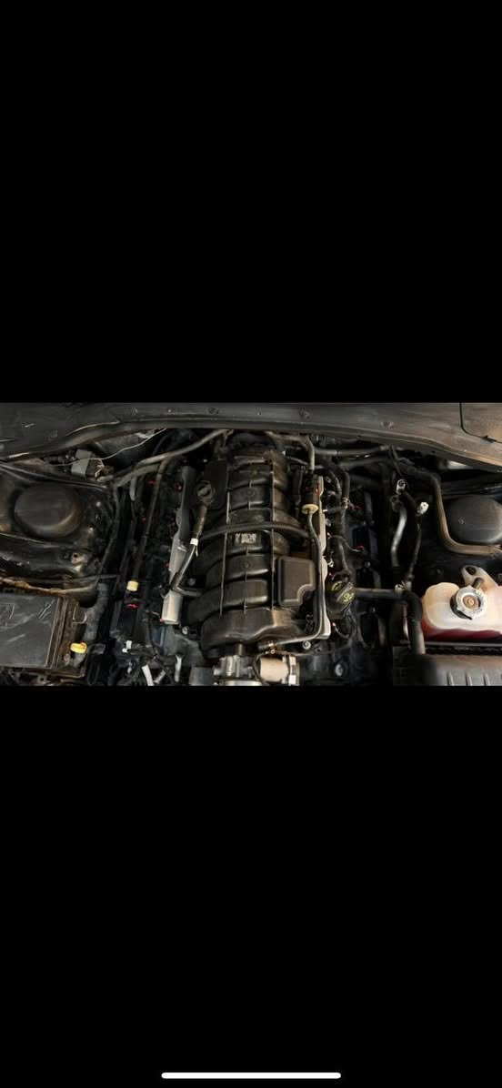 السلام عليكم
جارجر موديل RT 2015( أصل 15)
السيارة فول ماعده الفتحه
مبرمجة، مفتوحة السرعة
تحكم ستيرن جهتين ، شفتات ستيرن عليها كت كاربون فايبر داخل وخارج  ، داخل اسود وماروني
كشنات كهربائي حظن تدفئه وتبريد 
شاشه كبيره،  عليها كت كامل SRT الدعاميات الأماميه والخلفية ودوس وبنيد رياضي
عليها لد متغير وعين الشيطان ،تحكم بالجهاز ومنظومة زنون عالي وناصي متغير
ويل SRT 18 
 مكينة وكير وتبريد وحدادية مكفولات
عليها سستم صوت رياضي وتحكم الصوت ريموت 
عليها نظام الايكو بوست
 رقم قادسية مشروع وطني سنويتهه مجدده ل 2028
حادثها جاملغ أمامي أيمن، وتصيلح بسيط بالجاملغ الأمامي الأيسر(5 قطع صبغ) ابيع حزام ، السيارة جاهزه، ماداخلة حلبات
السياره فول ومواصفات ال RT معروفه السعر $145 وبيها مجال ، بدون مراوس
العنوان البصرة - الزبير
***********
