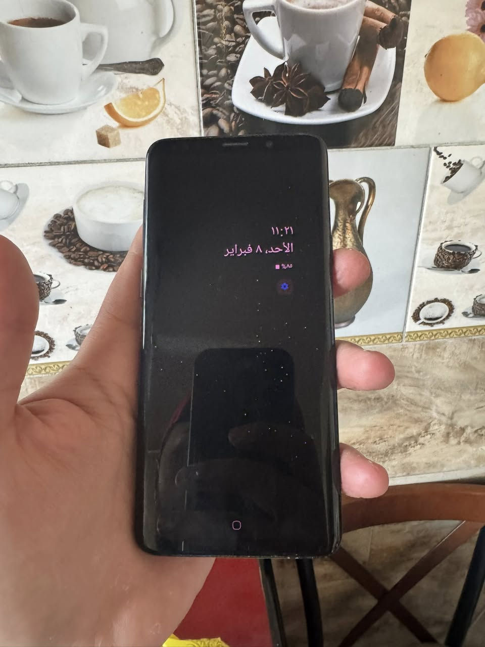 S9 بلاس
دبل شريحة اصلي مملعوب بي
فقط طبع خفيف بل شاشة 
سعره ١٢٠ 
بغداد ***********
