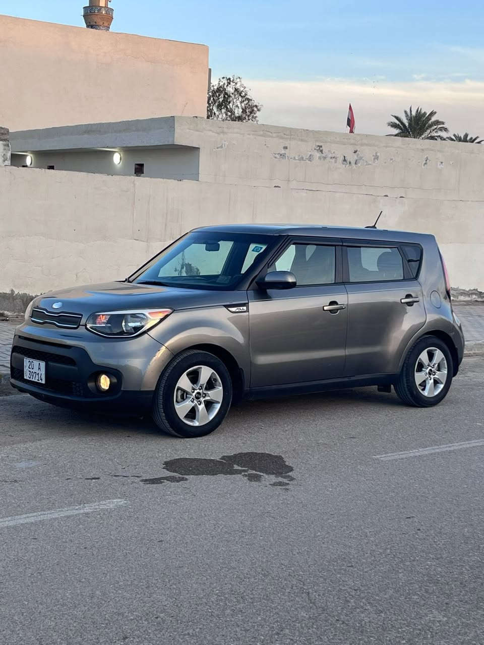 صول امريكي2018  🇺🇸
محرك 1600 

شاشة 

كاميرا 

تحكم مقود 

ماشية 77 الف 

الضرر موضح بالسونار 

العنوان :: ديالى / بعقوبة الجديدة 

للاتصال والاستفسار ***********

السعر 127$
