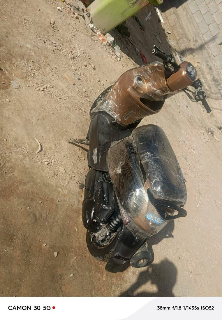 سلام عليكم ماكس بوليس 2018.حديث .نوزل ياباني وليس صيني صارله تلث اشهر من طالعه من المعرض مع وصل معرض دشبول ذهبي المحرك ما مفتوح بي برغي الدراجه مختمه من الطول لطول بيها حساسات يعني اي عطل بل دراجه يطلع بل شاشه مال عداد دراجه نضيفه كلش مستعجل على بيعتها السعر ***********.او تراسلني واتساب او تراسلني خاص المكان كربلاء طريق الحر الاتحاد
