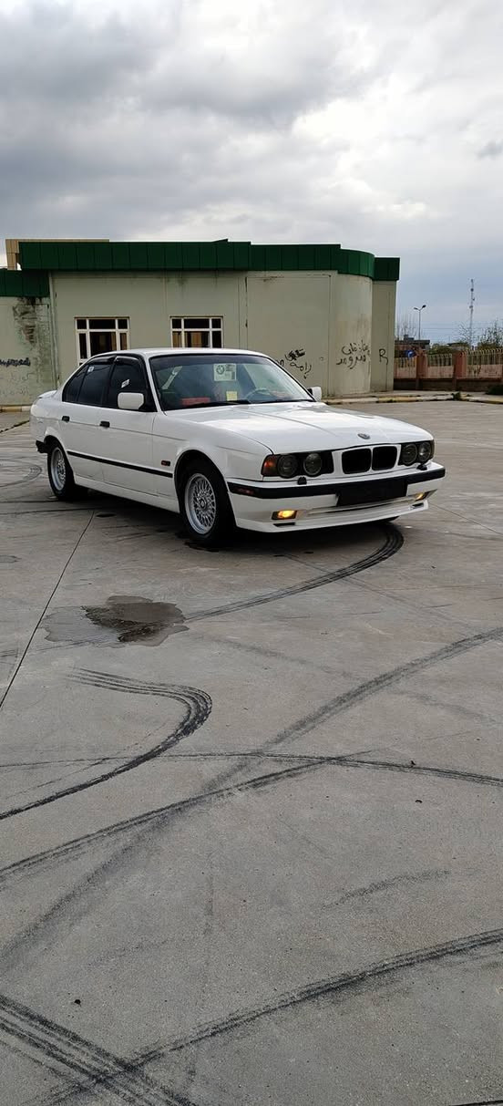 سڵاو
BMW
544i
V8
1994
 گێڕ  عادی بۆفرۆشتن گێرو مەکینەو ئەعسلی بەشەرتی فیتەر پێشم تازەداگرتوە چوار تایەی ویلی 225 لەژێرە دەعموو لێدراوی نییە جام کارەبای داشپوڵ ئەرباگ کوشن جلد پێش پان کارەی بای گشت گیانی ئیشەکات ساڵانساس سپۆڕت  بەدوای مەسروفا مەگەری ماشەڵا لەقوەتی خۆی بێزارەسەیارەکە سەنەوی لەگەڵدایە بەهه دێ ئەت دەمێ  ڕزیوی ژێری دەر کراوە لەحیمی تایایە وا ئەی فرۆشم موسو براوەبێت تاقەتی سەر ئیشەم نییە سعری 43 گەڵاو مەجالێکی کەم  گۆرینۆش دەکەم شوین هه ڵەبجەی تازە 
*********** دار بنديهكان, السليمانية
