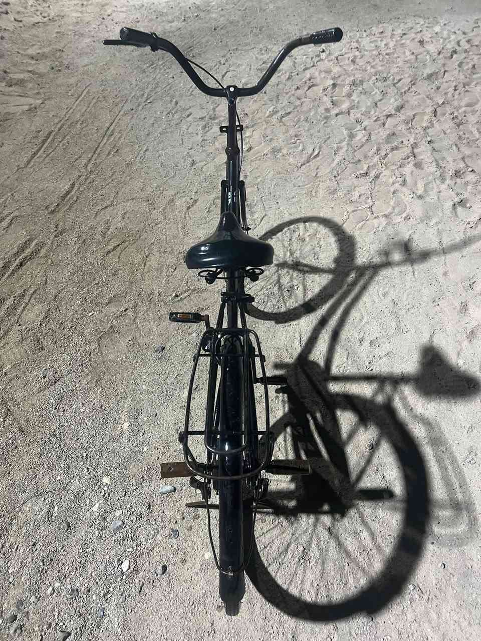 السلام عليكم بايسكل للبيع فقط مكاني شط العرب الجزيرة السعر 90وبي مجال قليل وما اروس ***********
