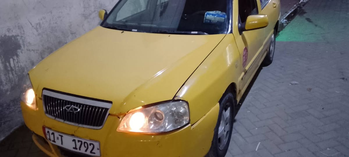 كوين 2009 السياره باسمي تحويل ثاني يوم
رقم انكليزي مصفره هيئه وغرامات محور كير ومكينه كورلا 
والمكينه تنقص تبريدها شغال مكاني بغداد مدينه الصدر 
رايدها ب27 
الاتصال ***********
