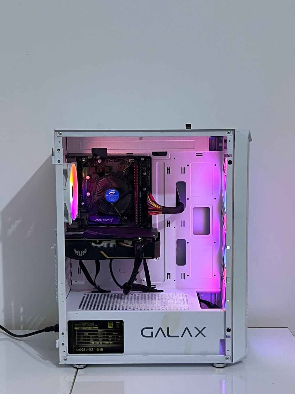 سيتاب كامل

موصفات:
CPU: Intel I5-9400f
Ram: Corsair 2 x 8gb DDR4
M.B: Asus
Storage: 512gb NVME
GPU: ASUS GTX 1660 SUPER
PSU: 1850w Gold 80+
Case: Galax + 4 RGB

شاشه Lenovo 60hz
Keyboard
Mouse
Mouse Pad 
Headphones
كيبل مالت بور 2
Hdmi x1
Wifi

متوفر توصيل جميع محافظات العراق 
تواصل واتس اب (***********) كربلاء, العراق
