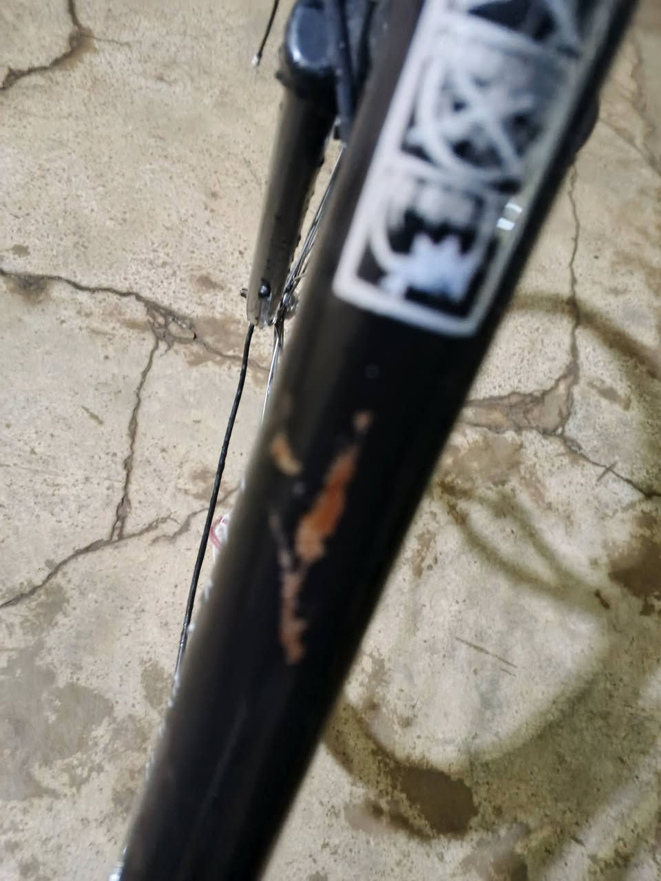 سلام عليكم بايسكل ياباني اسود كوكنت شركة مرغوبه 6كير حجم 27 لايت يشتغل البايسكل نضيف كلش بس بي هذين الشخطين الي بل صورة وتجي تشوفه بعينك موديل16بايسكل صار اقل من شهرين من ماخذه مكاني كركوك القادسية الثانية سعر 100وبي مجال للغوالي رقمي بي واتس ومكالمة ***********
