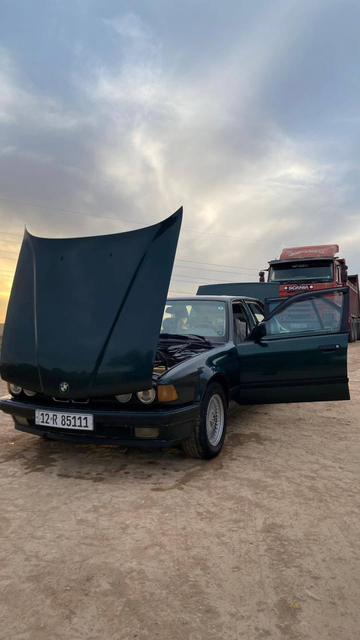 السلام عليكم ورحمة بي ام 735اصل لون زيتوني صبغ جمالي بدون اي طخه فول فتحه سقف مثبت سرعه سياره جديده و نضيفه جاهزه ما يعوزها برغي وكلشي بيها شغال من ناحيه الكهربائيات باتري جديد طخم تاير رقم جديد بسمي السعر ٦٤ وبيها مجال كورك ***********
زين ***********
