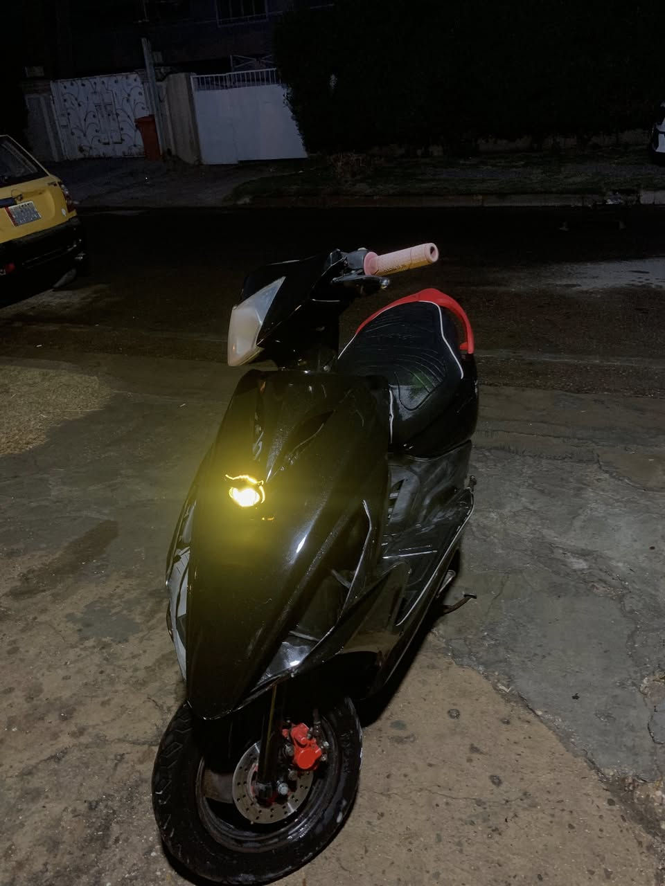 سلام عليكم للبيع فقط
ماكس مضلع شغاله سلف هندر كهربائيات كامله الدراجه نقصها شغلات بسيطه كدامك الدراجه بيها دخانه فقط مكينه تخبل 
السعر 350 وبيها مجال سهله 
مكاني بغداد حي الجامعة وخادم اني 
*********** وبي واتساب
