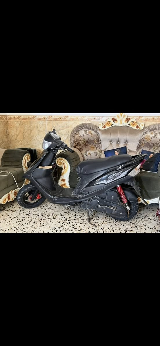 سلام عليكم 
دراجه ماكس عدله 
ختم واحد من التاير لتاير اطابقه وياه المحرك وشوفه بعينك 
لون اسود 
مال رمبه لا معدل بيه شي ولا ابدل شي بيه تجاري كله بلاد بلاددددي ارجع اكررر ابلاديه الدراجه 
نكره سلف تشتغل كله شغال بيه 
ماكو نقص بيه 
فقط شويه اطلع دخان اطلع دخان  
سعرها 550وبيه مجال قليل 
مكاني حله نادر الثالثه تجي تاخذه من البيت لا تتصل عليه تكلي تعال لفلان مكان 
من بيت تاخذه 
رقمي ***********
