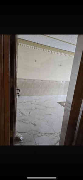 السلام عليكم 
بيت للايجار 
المساحه//٢٠٠متر 
يتكون //٢غرف نوم/صاله/هول/مطبخ/مجمع صحيات 
الموقع//حله شارع ٨٠ مال كربلاء خلف بانزين خانه قريب شارع ٨٠
للاستفسار//مراجعة مكتب أضواء المدينه 
الكائن//حله شارع ٨٠ مقابل أسماك الشجيري 
او إتصال على الأرقام 
《《***********》》
{{ باادارة رياض الخفاجي }}
