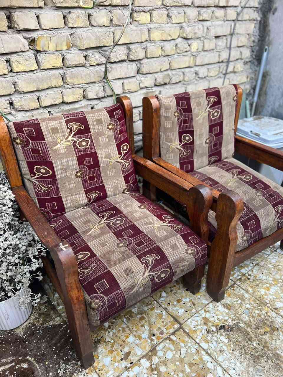 سلام عليكم الكراسي سعرهن 35 مكاني بغداد *********** بي واتساب
