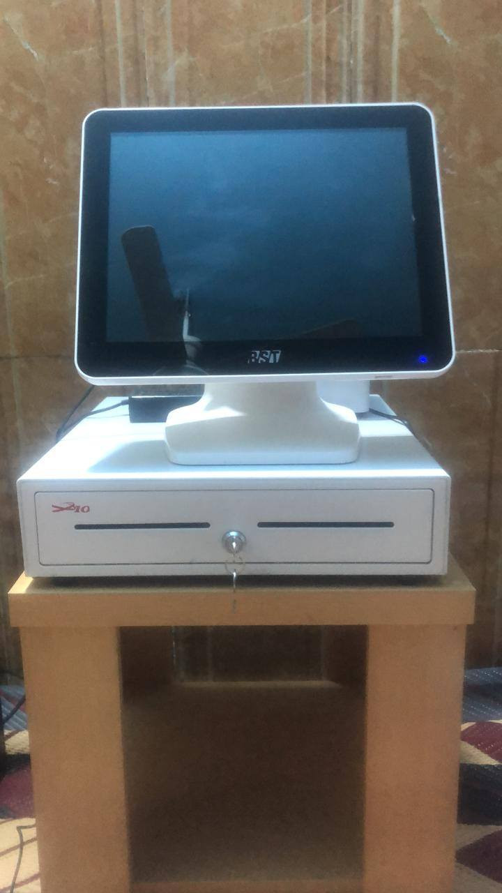 سلام عليكم
رمضان كريم 
من رخصت الاخ الادمن المحترم 
كاشير للبيع جديد ستخدام 3 أشهر 
***********
