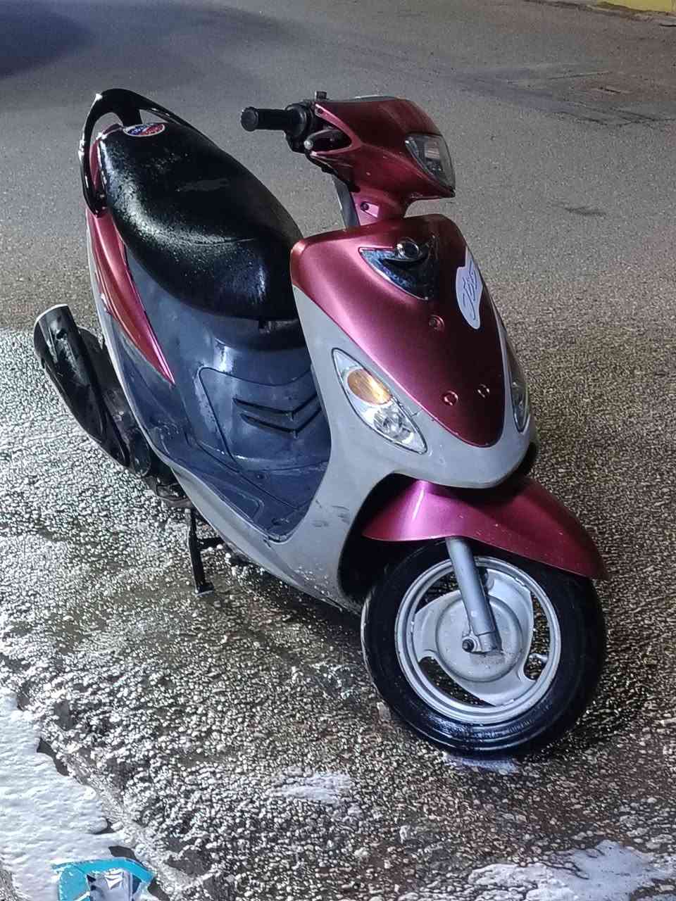 سلا عليكم دراجه البيع مكينه مكفوله نضيفه مشي ومعدل خير من الله سعر نتصال مستعجل على بيع ***********
