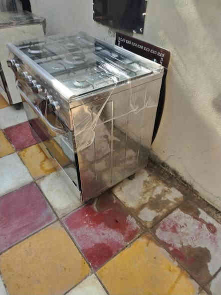 السلام عليكم فريش باب اول نضيف جدآ نار فول السعر ٢٠٠ جوئ السوك نار فول العنوان الحله نادر ٣ تليفون ***********
