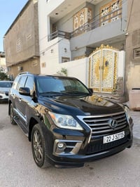 للبيع لكزز LX570 2014 سبورت  مكفوله من صبغ وضربه وتبديل  السياره نظيفه...