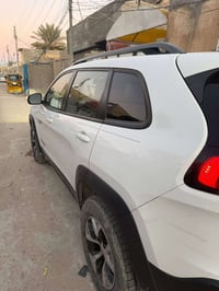 جيب كراند شيروكي ترأيل هوك موديل 2017 سيارة فول الفول واحد علة واحد  ك...