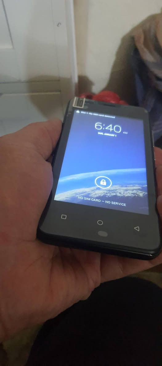 ٦ قطع موبايل صيني مال امزون طلعت ويه البضاعة ابيعه كلهن شلع بسعر ٧٥ الف الي يريدهن يتواصل على الرقم *********** واتساب
