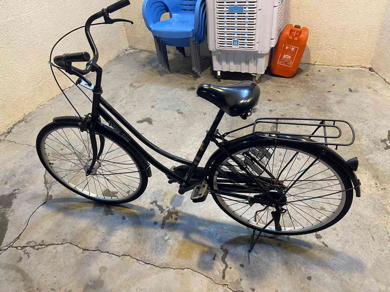 السلام عليكم بايسكل للبيع بايسكل نظيف تايراته جدد سعر 75 بمجال حق الجيه العنوان شعله استفسار على هذا الرقم ***********
