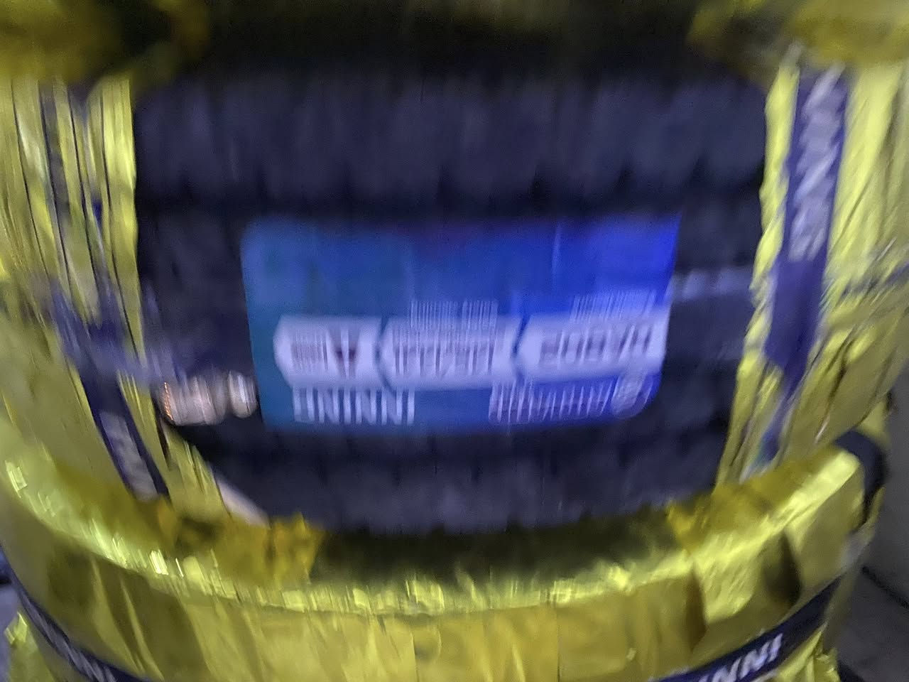 سلام عليكم تايرات اتيكو فحل ٨برغي حجم ١٩ ونص صيني درجه اولى سعر زوج ٣٢٥ جديد انتاج ٢٥ شتريتهن وما شديتهن مكان بغداد شهداء العبيدي ***********
