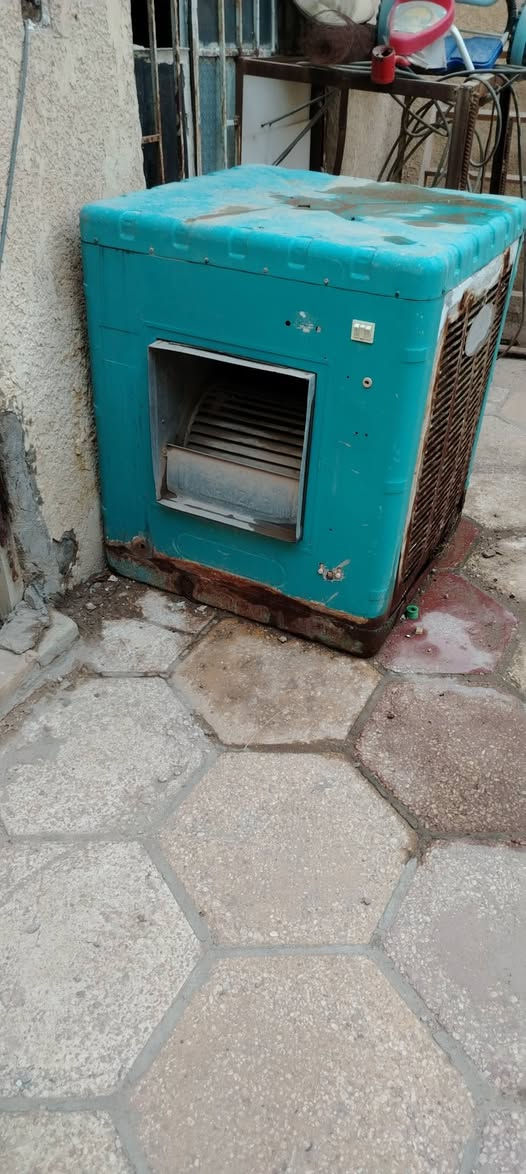 للبيع مبردات عدد ٢ بسعر ٨٥ يعني ثنينهن ب٨٥
وحده كامله بيها ماطور والثانيه مابيها ماطور
***********
