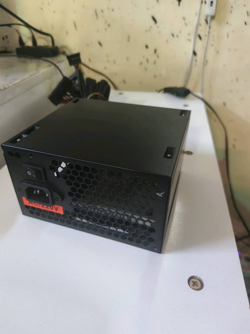 بور سبلاي ماركة Rocket قدرة 750 واط، مناسب لأجهزة الكمبيوتر المكتبية. يتميز بكفاءة تزيد عن 80% لضمان استهلاك طاقة مثالي. حالة الجهاز ممتازة ومجهز بمروحة تبريد فعّالة للحفاظ على الجهاز بارد. مثالي لمحبّي الأداء العالي في أجهزة الألعاب وأي استخدامات أخرى.

السعر قابل للتفاوض. للتواصل وتفاصيل أكثر، يرجى المراسلة.