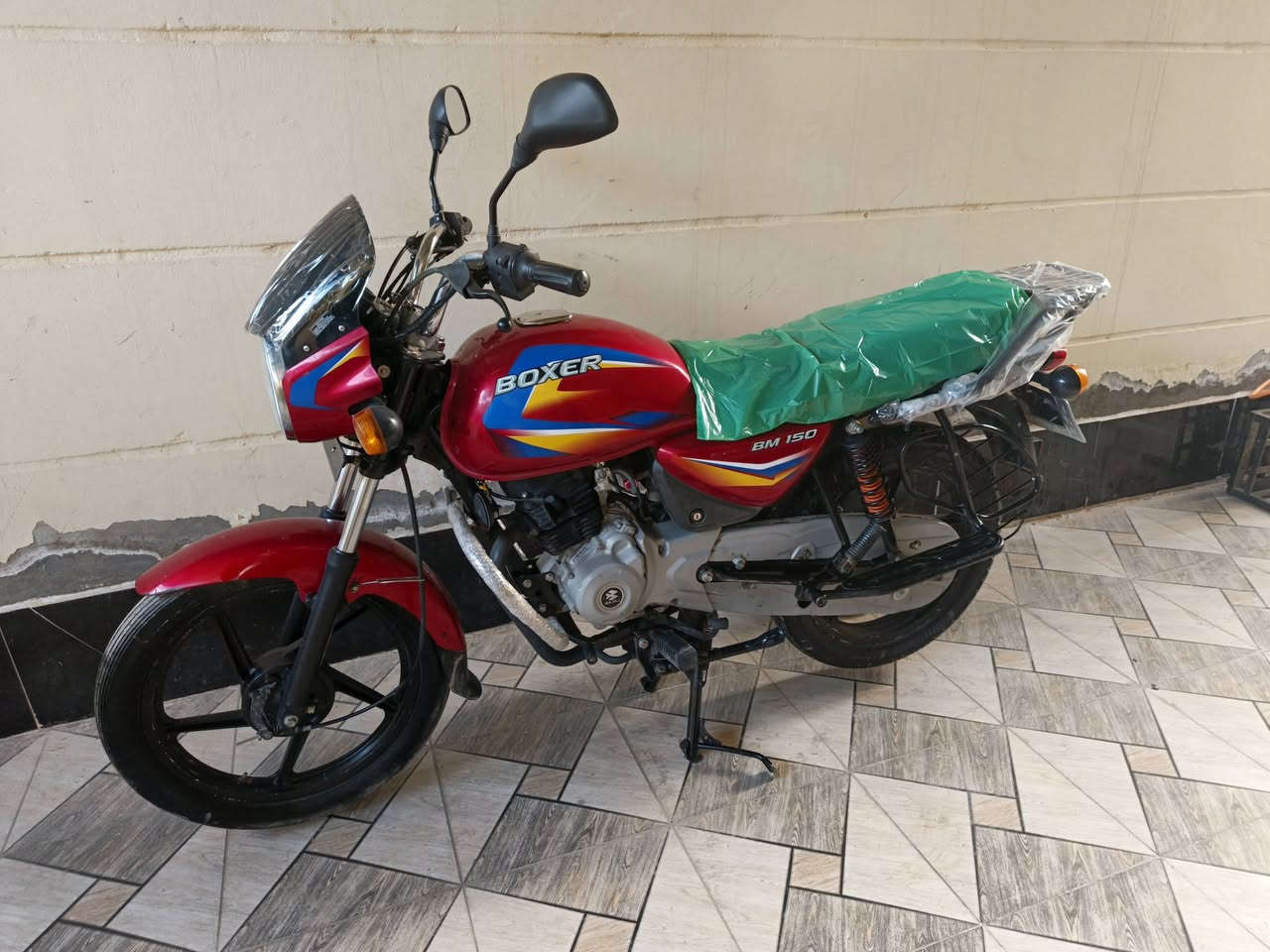 سلام عليكم اخوان دراجه بوكسر موديل 21 شكل 22 ام دوسات مرقم لوحه سنويه انكليزي تحويل ثاني يوم حته هزه مالته موجوده مكفوله كفاله عامه دراجه مابيه اي نقص متصرف عليه دينار واحد مكاني ديالى بعقوبه خرنابات شراي يتصل ويدلل 
***********
