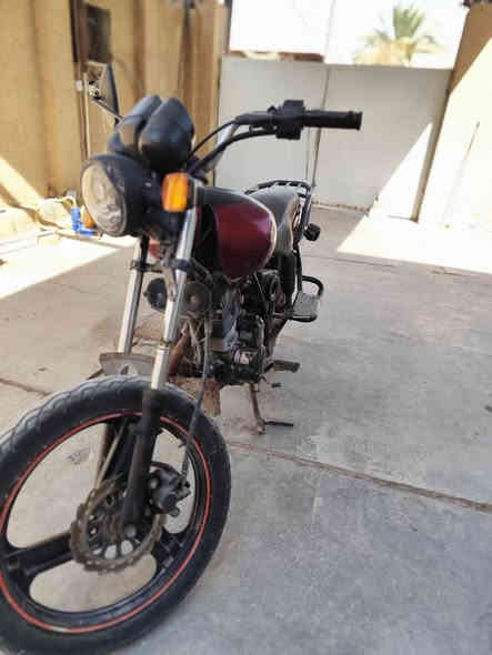 سلام عليكم دراجة سولينك (هوشه)موديل 2021 نظيفة بس الستيرن بي عواج شويه الان واحد من الدبلات اعوج اوراق أصولية كاملة السعر 700 ألف 
للتواصل الرقم : ***********
