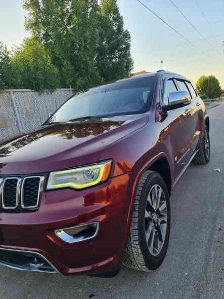 � للبيع: جيب جراند شيروكي اوفر لاند  2018 – أعلى فئة / أمريكي / صبغ جاملغ خلفي 

السعر:228 $  ورقة وبها مجال بسيط للجاد

🔰 المواصفات الكاملة:

✔ المحرك والگير

 • محرك V6 سعة 3.6
 • قوة 290 حصان
 • كير 8 سرعات
 • استخدام نظيف وما تحتاج أي صرف

✔ الشكل الخارجي

 • سياره لويات
 • فتحة بانوراما
 • LED + زينون
 • حساسات أمامية + خلفية
 • كاميرا خلفية
 • بصمة أبواب + تشغيل
 • دعاميات نفس اللون

✔ الداخلية

 • جلد فاخر
 • تبريد وتسخين كراسي أمامية
 • تسخين كراسي خلفية
 • شاشة 8.4 إنج
 • ذاكرة مقاعد
 • تحكم دركسون + تدفئة
 • بلوتوث / USB
 • تشغيل عن بُعد
 • مرآة جانبية كهربائية قابلة للطي
 • سنسر مطر

✔ الأمان

 • 10 إيرباك
 • ABS
 • ESP
 • مانع نزول وصعود منحدرات
 • نظام ضغط الإطارات TPM
 • كروز كنترول
 • محدد سرعة

✔ أنظمة Summit

 • نظام صوت فاخر Harman Kardon
 • GPS
 • رادار + تحذير اصطدام (حسب التجهيز)
 • استدارة ذاتية للإنارة
 • باب خلفي كهربائي

🔧 الفحص

فحص شامل على كيف المشتري – وين ما تحب نفحص

📍 العنوان:
 فلوجة

📞 للتواصل:
 ***********.
 ***********.
