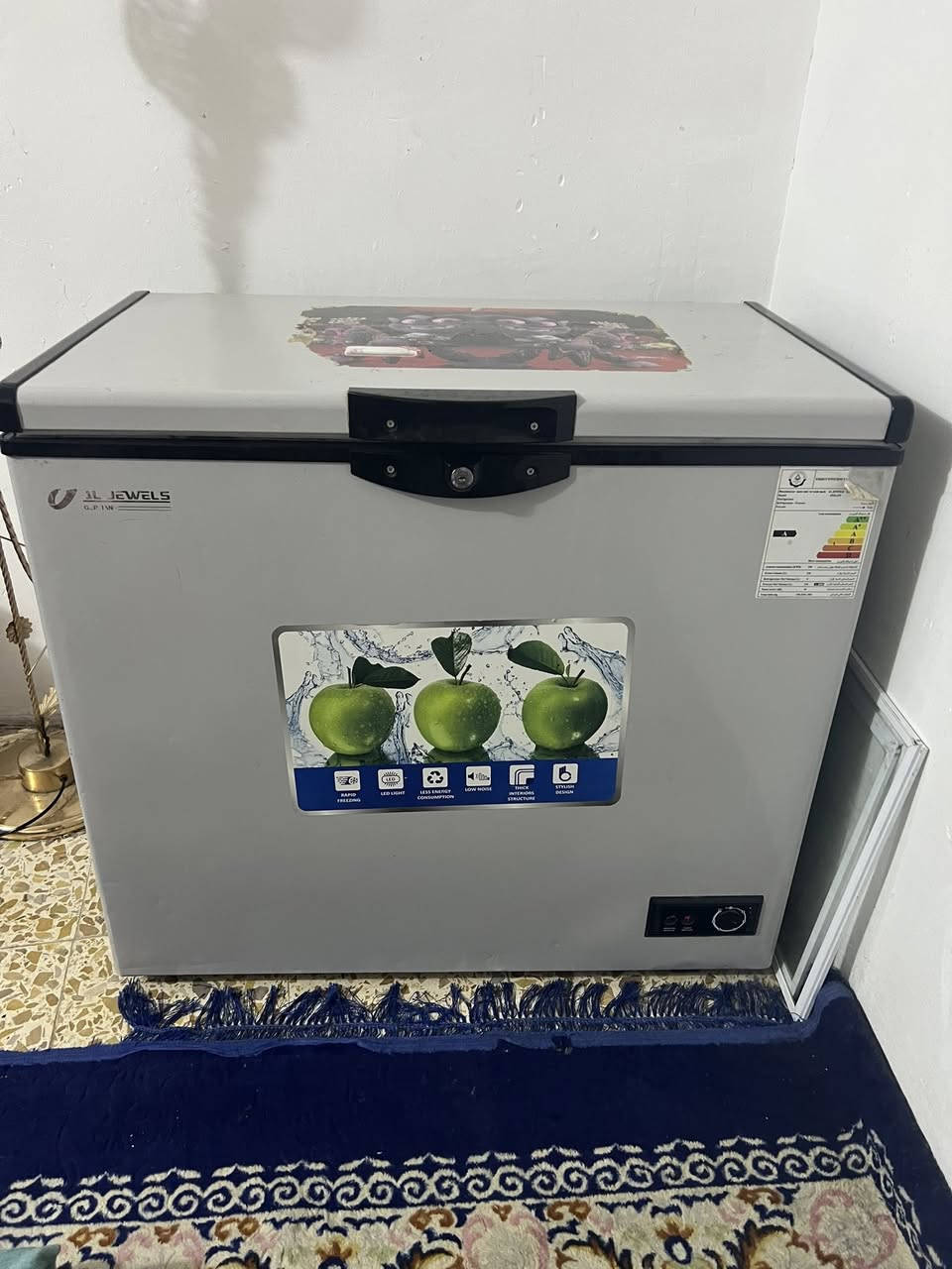 سلام عليكم ثلاجه للبيع كلش نضيفه مستخدمه اشهر تبريد وثلج خير من الله سعر ٢٥٠وبيها مجال ومجمده مستخدمه اشهر نضافه خير من الله سعر ٢٥٠وبيها مجال مكاني بغداد رقمي ***********
