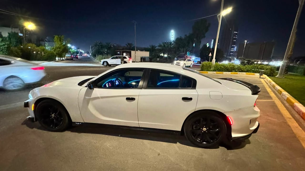 جارجر 3600
موديل 2022
عليها تحديث كت  كامل  SRT 
حادثها فقط دعاميه اماميه و السونار مرفق 
ب الحادث البراكيت راجع ع بدايه الشاصي وساحبي فقط من المقدمه 
و البنيد البلادي موجود عندي بدون صبغ 
فقط صبغ دعاميتين 
مواصفات 
شاشه حجم الكبير حساسات خلفيه كروز سرعه  ويل 20 
عليها سيتم كامل كماليات  لد متغير ب الداخل 
رقم بغداد ب اسمنه وشرط التحويل  
كلها ع وضع الشركة 
ماشيه 67000 mi

***********
