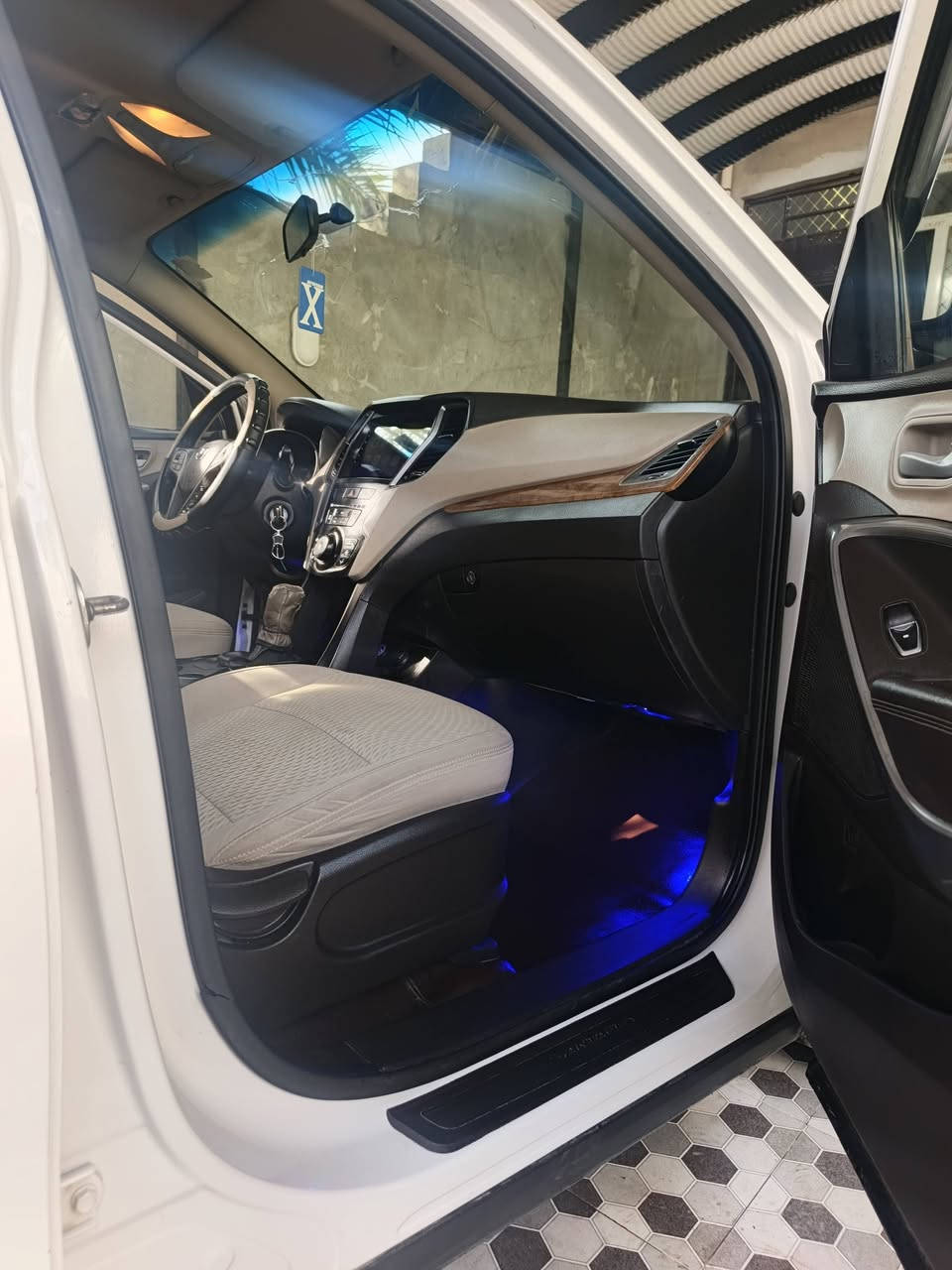 سلام عليكم البيع سنتافية ١٤ خليجي صدر امامي خلفي جديد
تايرات جدد 
مكينة ٢٤٠٠ دوش كفالة
سبعة راكب 
ثلاثة قطع تبريد 
شاشة كامرة حساسات مري ترحيب 
رقم مميز  
مكان ديالى بعقوبة 
السعر ١٣٨ ورقة وبيهة مجال 
***********
