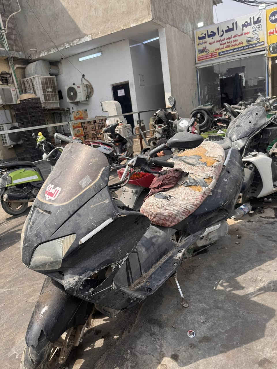 فورزه 06 للبيع 
عطلانه يحتاجلها سلف وباتري وكابريتر 
مهموله رايدها ب 300 الف وبيها مجال


**إذا كنت صاحب هذا الإعلان وتريد حذفه لأي سبب، رجاءا أرسل رسالة إلى الدعم الفني**