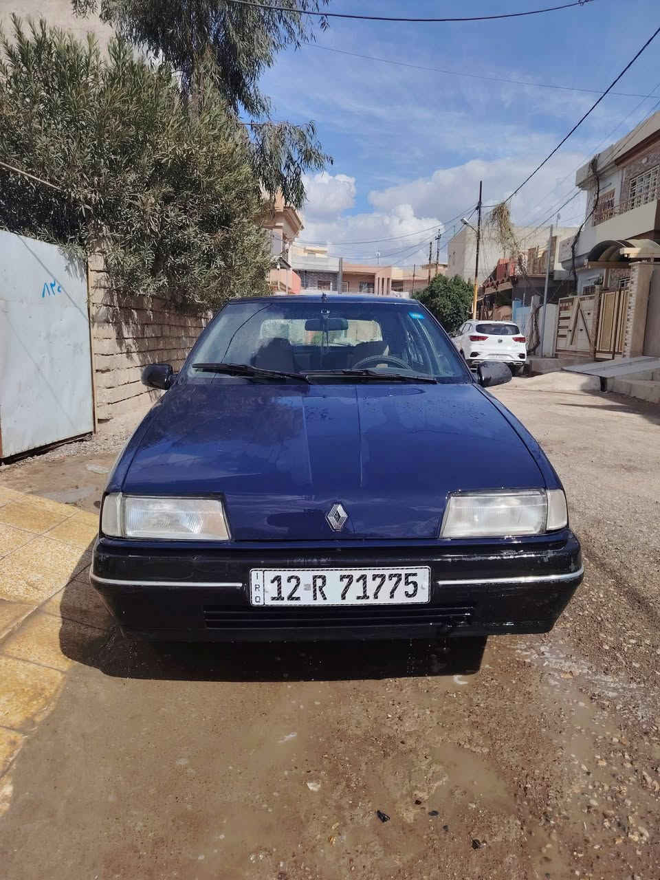 رينو موديل 91
صبغ حداديه عام. طخم تاير جديد دوشمه جديد كهربائيات شغاله  هزه 26 رقم مسطره محرك كير شرط طخم تايرات  جديد  ارضيه جلد باتري جديد  حجم المحرك 12 مال كصه كابريته بخاخ سعر 32 وبيها مجال.  رقم ***********
