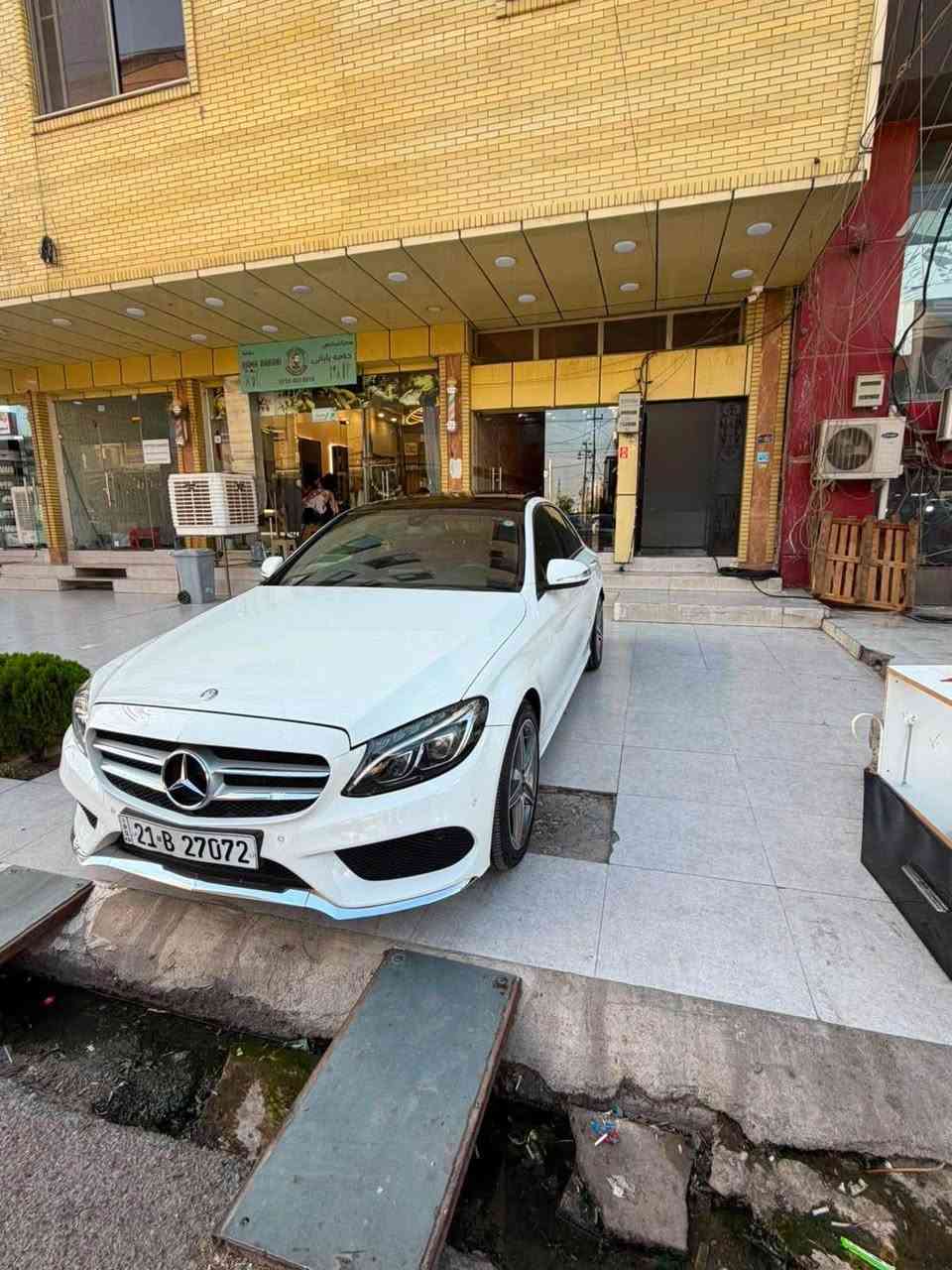 Mercedes 
C200
2015
وارد خليجي سفر شريكة اربيل ساس 
يةك چاملغي بة بيلاد گوراوة بةبئ سبوغ 
بةبئ ژورةوة بةبي ئيرباك  ٧٥ هةزار كيلومةتر روشتوة 
وةك صفر واية سةيارةكة 
سةنةوي رةقةم هةزة هةموو نوئية
بةناو كردت بةشةرت 
شوين هةولير 
*********** 

سلام عليكي ميرسيدز c200
٢٠١٥ 
خليجي وارد زمان دولي
بس جاملغ سكن مبدل بلادي بدون سبغ بدون دواخل بدون ارباك سيارة فول مواصفات١/١
سنوية رقم هزة كلة جديد تحويل وكالة نفس اليوم
مكان سيارة اربيل
رقم 
*********** أربيل, العراق
