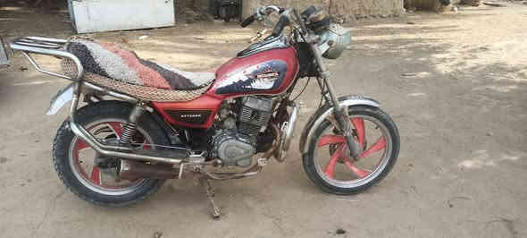 دراجه جونده للبيع كلك السعر ٢٠٠ وبيه مجال قليل السدير للاستفسار ***********
